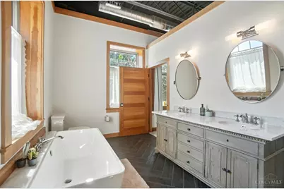 1628 Central Parkway, Cincinnati, OH 45202 - Photo 29