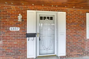 1357 Thurnridge Dr, Reading, OH 45215 - Photo 7