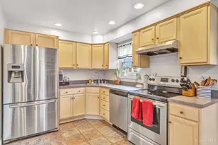 3911 Robinhill Dr, Cincinnati, OH 45211 - Photo 11