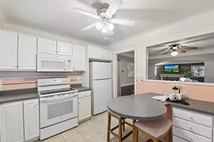 3281 Pickbury Dr, Cincinnati, OH 45211 - Photo 9