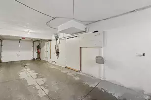 3281 Pickbury Dr, Cincinnati, OH 45211 - Photo 25