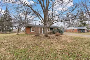 5753 Shirl Bar Cir, Miami Township, OH 45150 - Photo 3