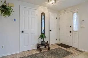 771 Woodlyn Dr S, Cincinnati, OH 45230 - Photo 3