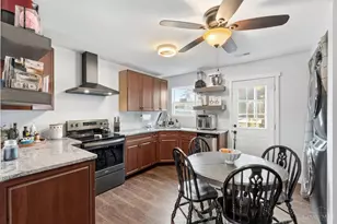 915 Sunrise Dr, Loveland, OH 45140 - Photo 7