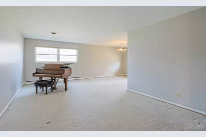 8768 Cavalier Drive, Springfield Township, OH 45231 - Photo 9