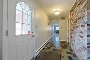 8768 Cavalier Dr, Springfield Township, OH 45231 - Photo 5