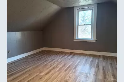 1647 Dewey Avenue, Cincinnati, OH 45205 - Photo 9