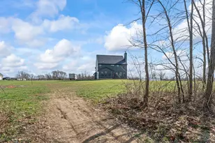 2425 Middleboro Rd, Washington Township, OH 45113 - Photo 11