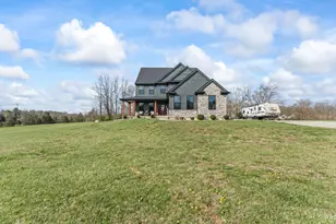 2425 Middleboro Rd, Washington Township, OH 45113 - Photo 3