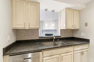 981 Paradrome St, Cincinnati, OH 45202 - Photo 13