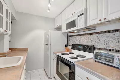 1815 William Howard Taft Road #501, Cincinnati, OH 45206 - Photo 7