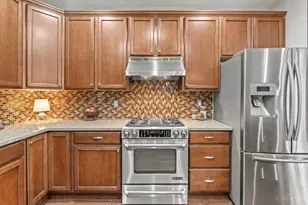 682 Hyacinth Rd, Union Township, OH 45245 - Photo 33