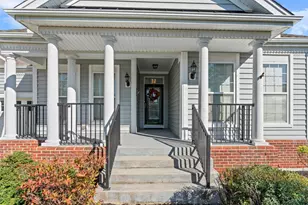 682 Hyacinth Rd, Union Township, OH 45245 - Photo 3