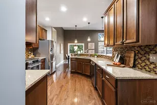 682 Hyacinth Rd, Union Township, OH 45245 - Photo 37