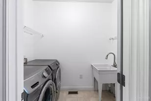 682 Hyacinth Rd, Union Township, OH 45245 - Photo 51