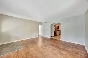 1833 Leona Dr, Green Township, OH 45238 - Photo 3