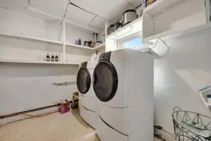 1833 Leona Dr, Green Township, OH 45238 - Photo 9