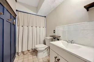 1833 Leona Dr, Green Township, OH 45238 - Photo 17