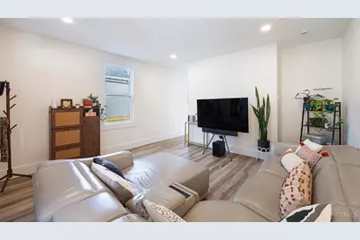 1949 Washburn Street, Cincinnati, OH 45223 - Photo 9