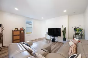 1949 Washburn St, Cincinnati, OH 45223 - Photo 9