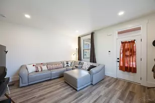 1949 Washburn St, Cincinnati, OH 45223 - Photo 7