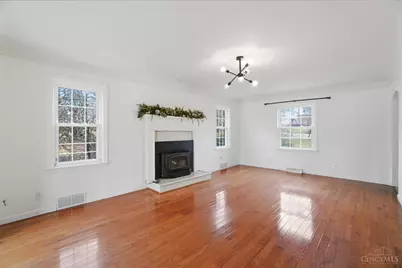 5635 Euclid Road, Columbia Township, OH 45236 - Photo 7