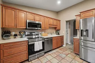 2017 Broadhurst Ave, Springfield Township, OH 45240 - Photo 9