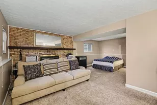 2017 Broadhurst Ave, Springfield Township, OH 45240 - Photo 13