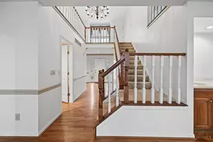 483 Vista Glen Dr, Springdale, OH 45246 - Photo 5