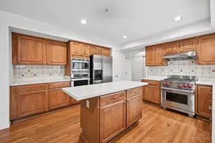 483 Vista Glen Dr, Springdale, OH 45246 - Photo 9