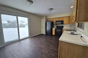 7312 Pinewood Dr, Franklin Township, OH 45005 - Photo 5