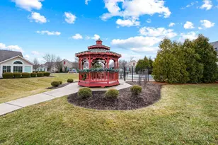 9 Scarborough Village Dr, Dayton, OH 45458 - Photo 37