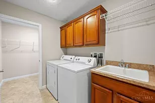 9 Scarborough Village Dr, Dayton, OH 45458 - Photo 15