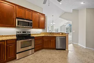 9 Scarborough Village Dr, Dayton, OH 45458 - Photo 13