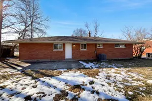 8724 Neptune Dr, Springfield Township, OH 45231 - Photo 5