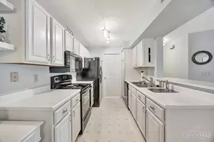 4281 Defender Dr, Cincinnati, OH 45252 - Photo 17