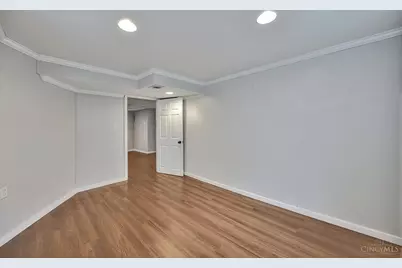 311 Southern Avenue, Cincinnati, OH 45215 - Photo 13