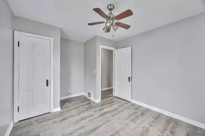 311 Southern Avenue, Cincinnati, OH 45215 - Photo 7