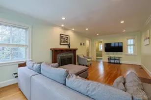 5835 Montgomery Rd, Cincinnati, OH 45212 - Photo 7