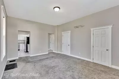 4703 Stewart Avenue, Cincinnati, OH 45227 - Photo 5