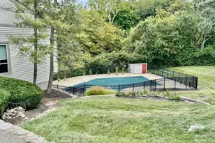 22 Oakwood Ct, Cincinnati, OH 45246 - Photo 41