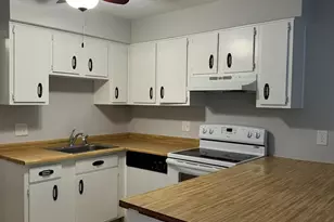 22 Oakwood Ct, Cincinnati, OH 45246 - Photo 9