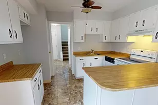 22 Oakwood Ct, Springdale, OH 45246 - Photo 11