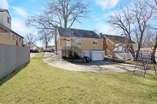 2872 Roseann Ln, Green Township, OH 45239 - Photo 5