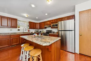 10228 Springbeauty Ln, Springfield Township, OH 45231 - Photo 9