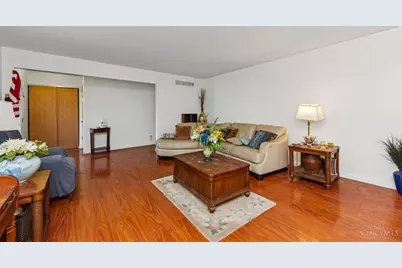 10228 Springbeauty Lane, Springfield Township, OH 45231 - Photo 5