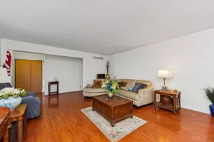 10228 Springbeauty Ln, Springfield Township, OH 45231 - Photo 7