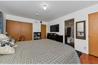 10228 Springbeauty Lane, Springfield Township, OH 45231 - Photo 11