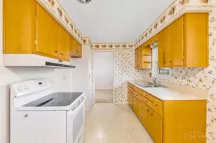 330 Kenyon Dr, Hamilton, OH 45015 - Photo 7