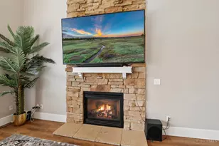 8179 Worcester Dr, Hamilton Township, OH 45039 - Photo 15